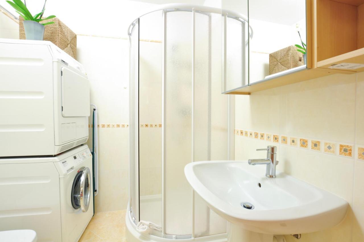 Ski In/Ski Out 2-Bedroom Free Parking Bach  Bagian luar foto